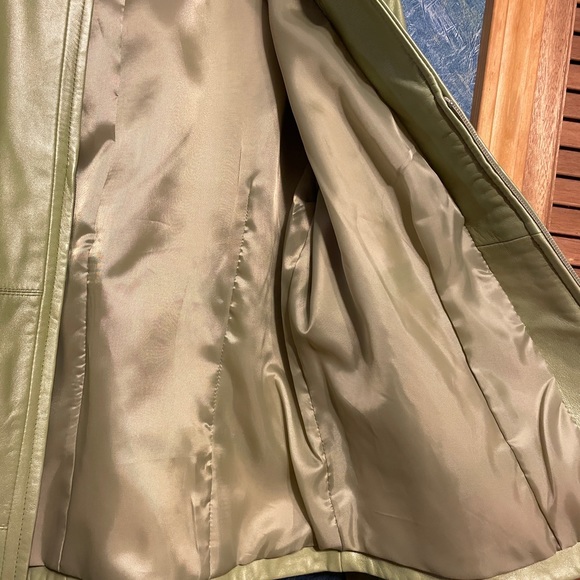 Revue Green Leather Jacket 10 - Picture 4 of 9